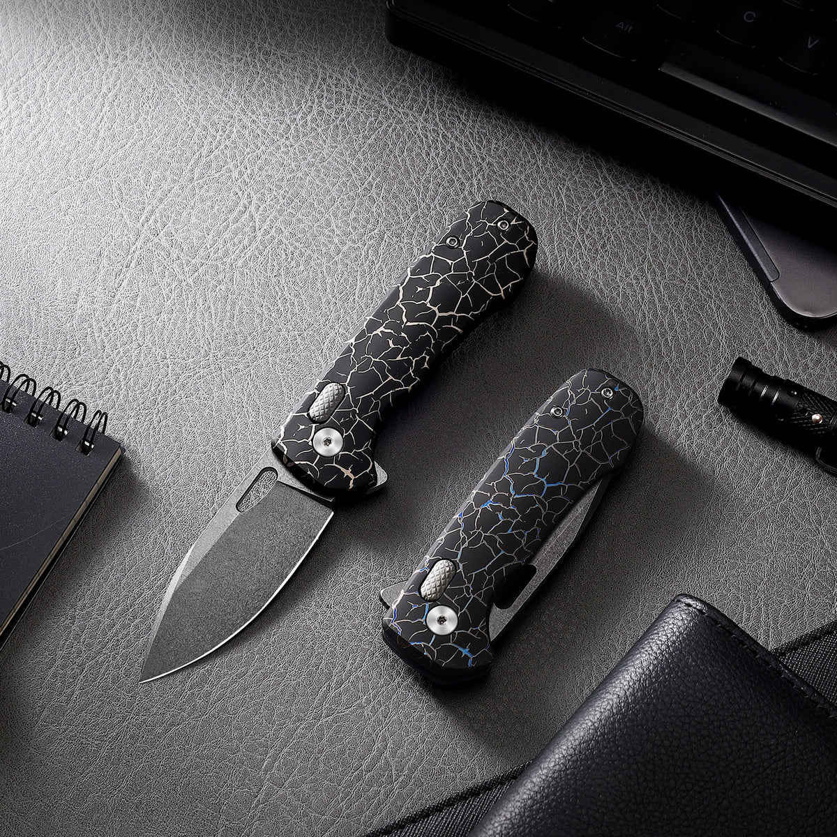 Pallas | Top Liner Lock | D2 Blade & Cracked Ice Titanium Handle | PA-04