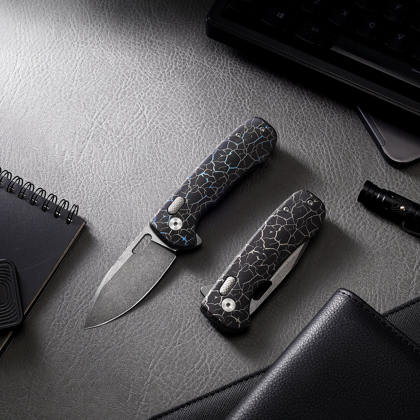 Pallas | Top Liner Lock | D2 Blade & Cracked Ice Titanium Handle | PA-03