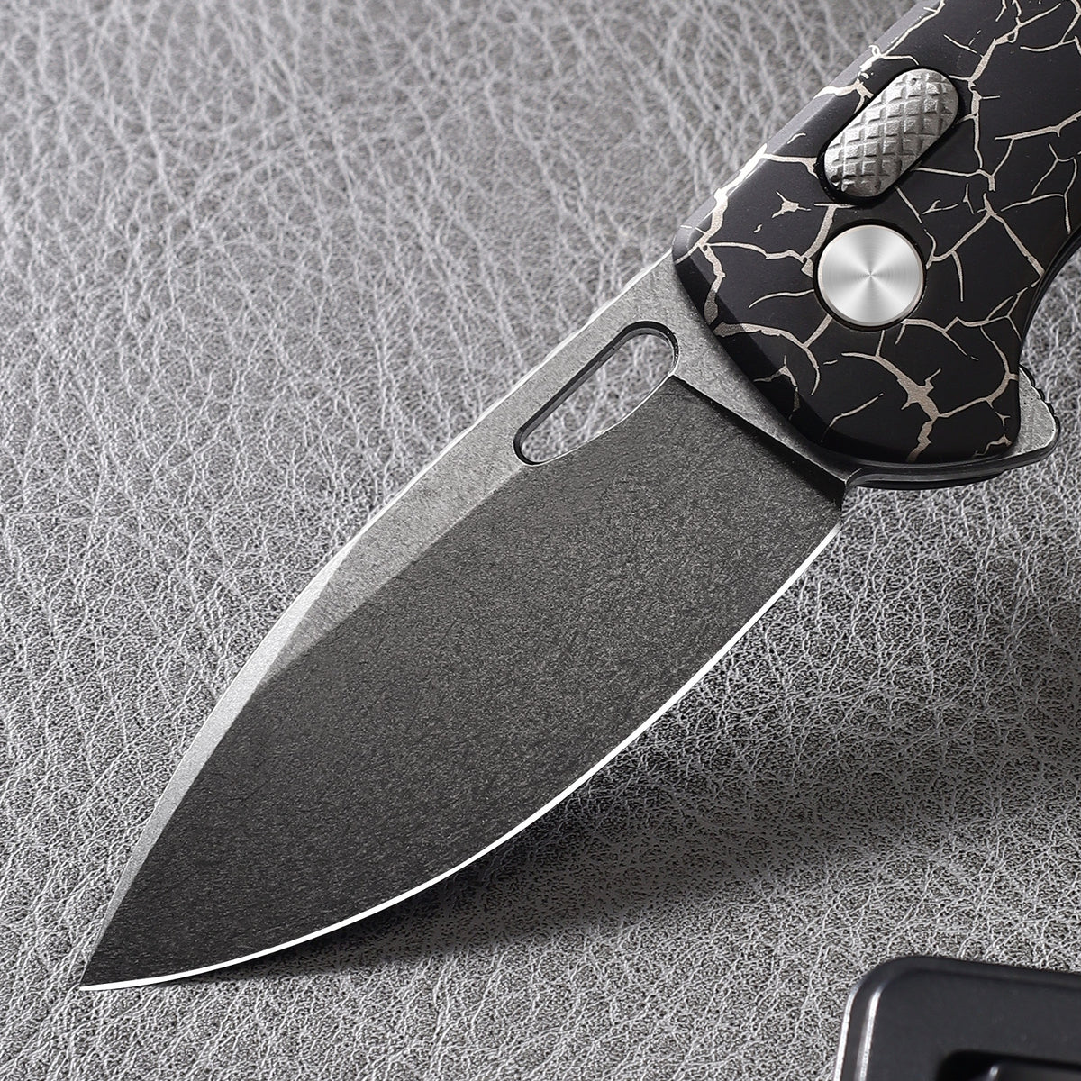 Pallas | Top Liner Lock | D2 Blade & Cracked Ice Titanium Handle | PA-04